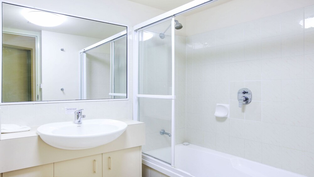 Salle de bain (Appartement Standard, 2 chambres, non-fumeur, cuisine)