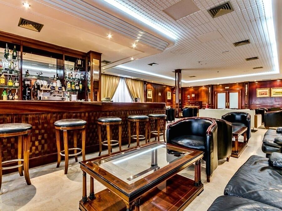Hotel Lounge