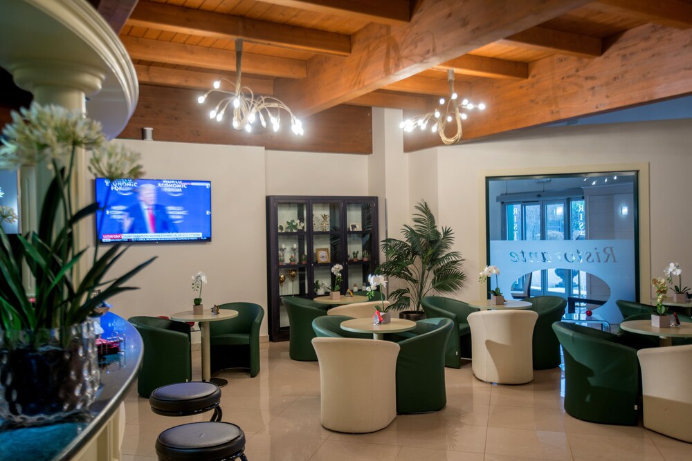 Hotel Bar