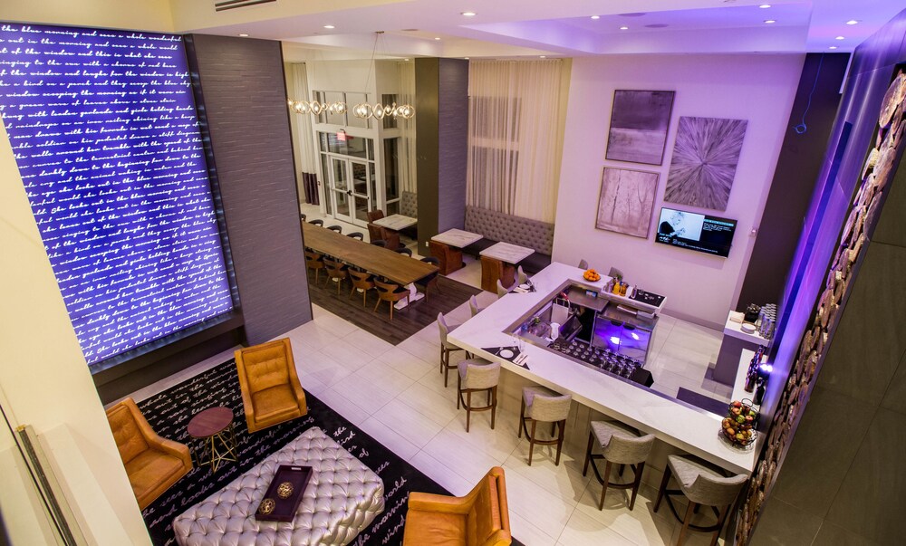 Hotel Lounge