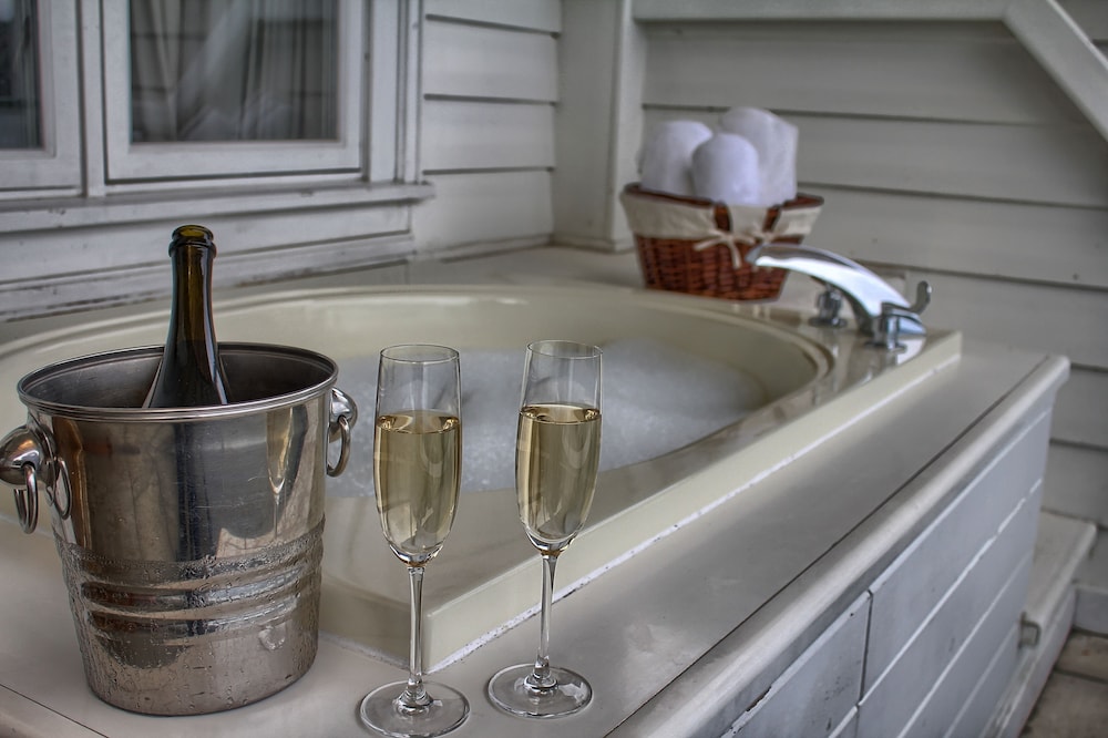 Jetted Tub