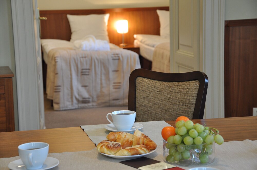 Deluxe Apartment, 2 Bedrooms - Food and Drink