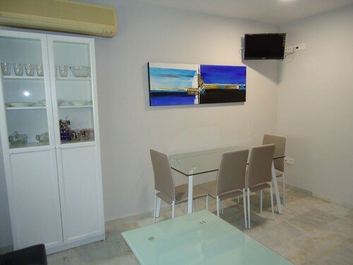 1 BEAUTIFUL APARTMENT IN GRANADA