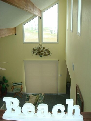 100 Steps to the Gulf -Soaring Ceilings, Beams, Contemp, Free Lighthouse Passes