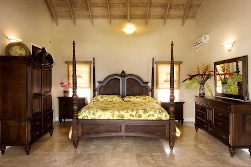 Luxury Villa, Panoramic Caribbean Views, Turtle Beach, Grill, Pool!