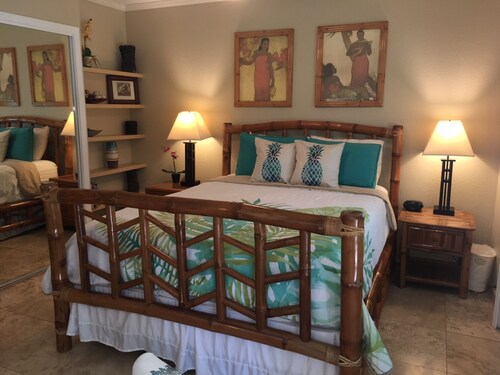 RARE DIRECT BEACHFRONT! Ground Floor Unit, Turtles, Whales!