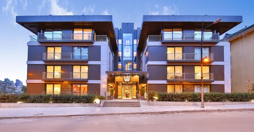 Tzl Suites