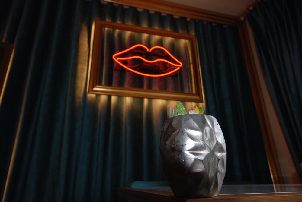 Hotel Bar