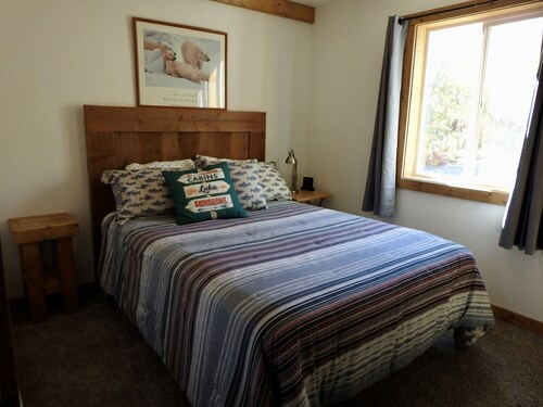 Duck Lake West Shore, Just 15 Minutes from Glacier National Park!