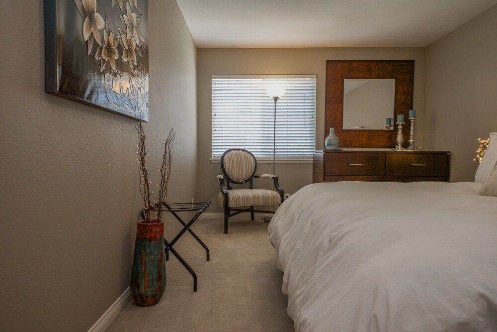 Luxury House, 6 Bedrooms - Room