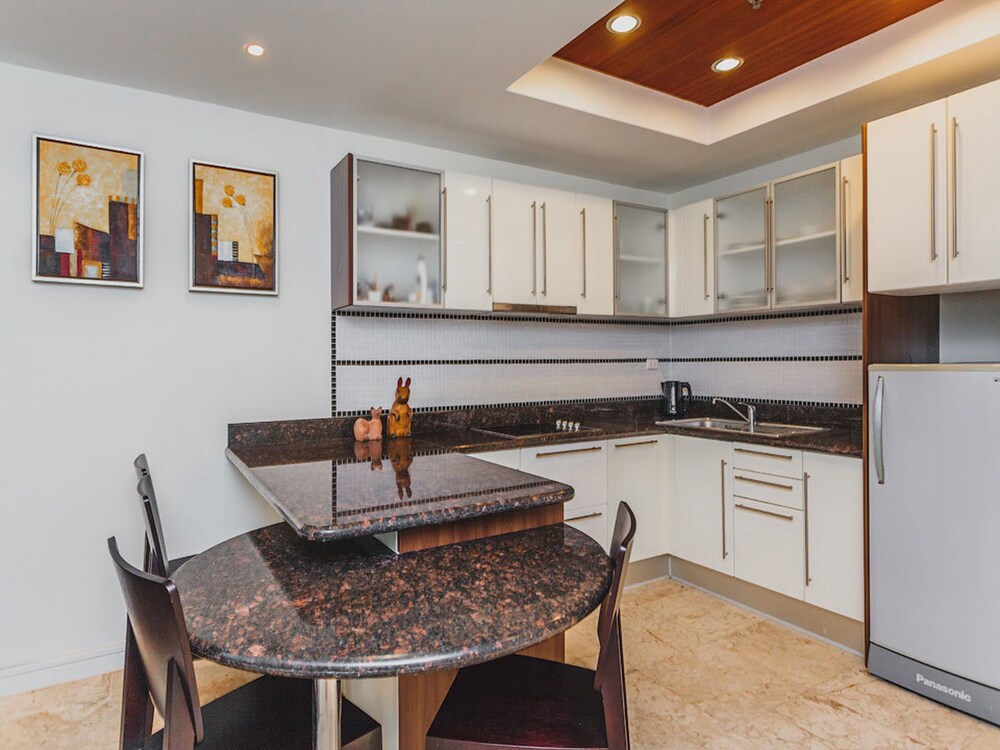 Studio, 2 Bedrooms - In-Room Kitchen