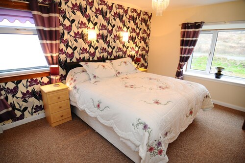 The Studio Holiday Cottage is set in an ideal location to visit Scotland.