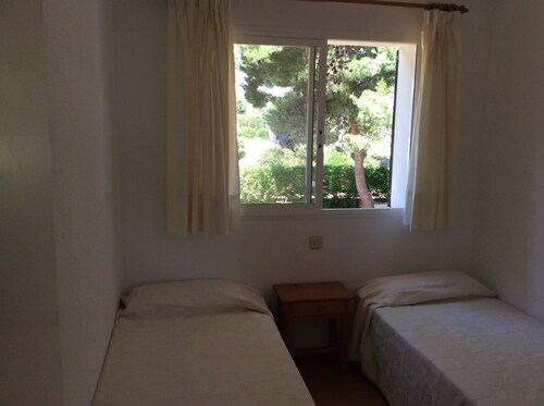 Apartamento delante club social Coves Noves