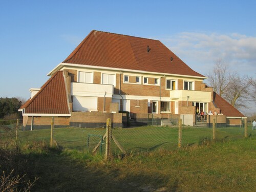 On top of the highest dune on the Belgian coast with panoramic view, free wifi