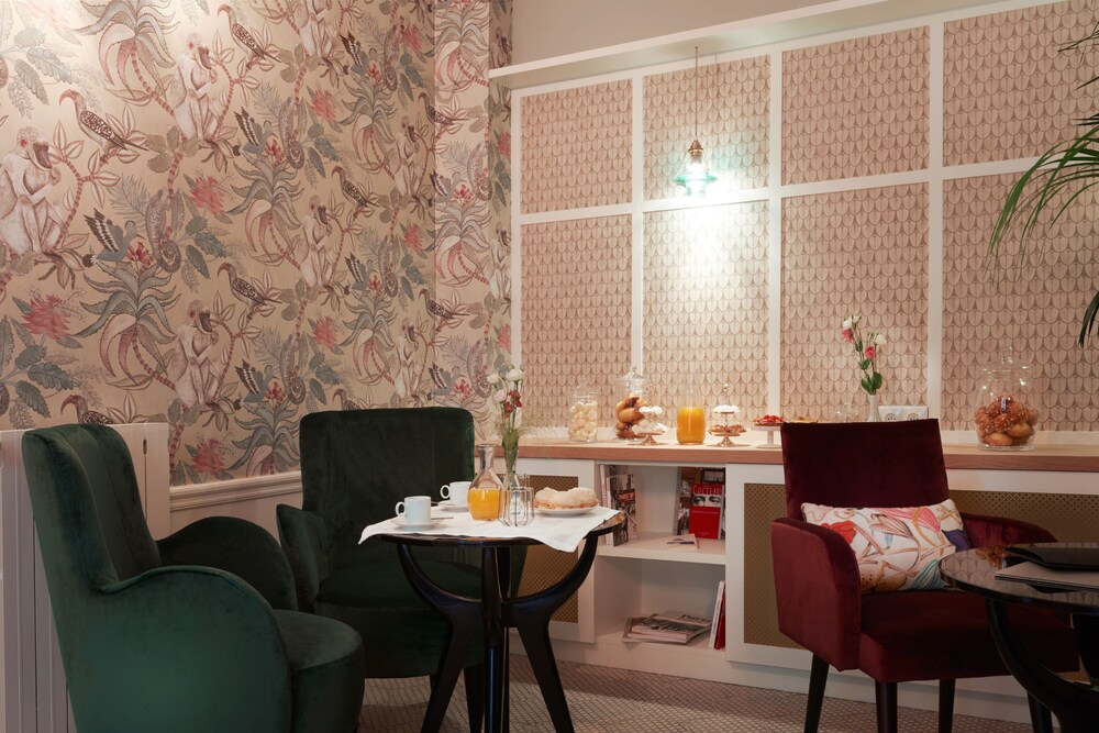 Hotel Bar