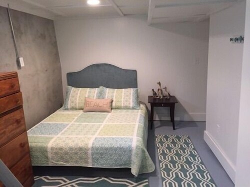 Vintage Lake Michigan Beach Cottage: 4br+loft,3ba-Sleeps 17