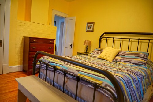 Relaxing stay at Morris Orchard 25 minutes from Liberty University.