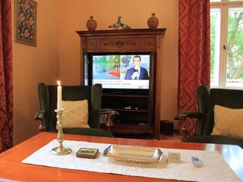 Hotel Lounge