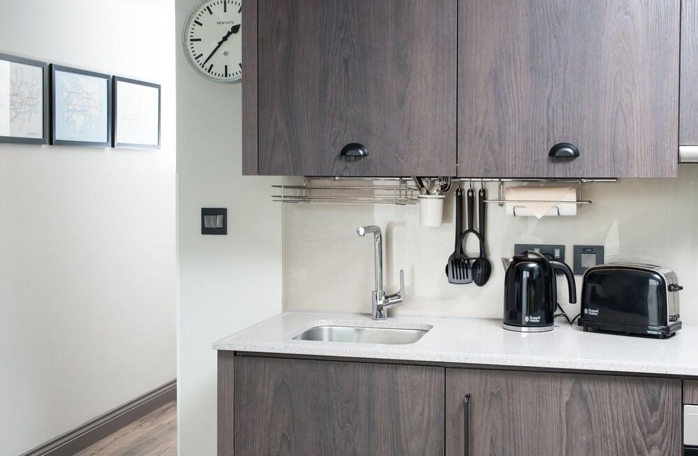 Studio Suite, 2 Single Beds - Living Area