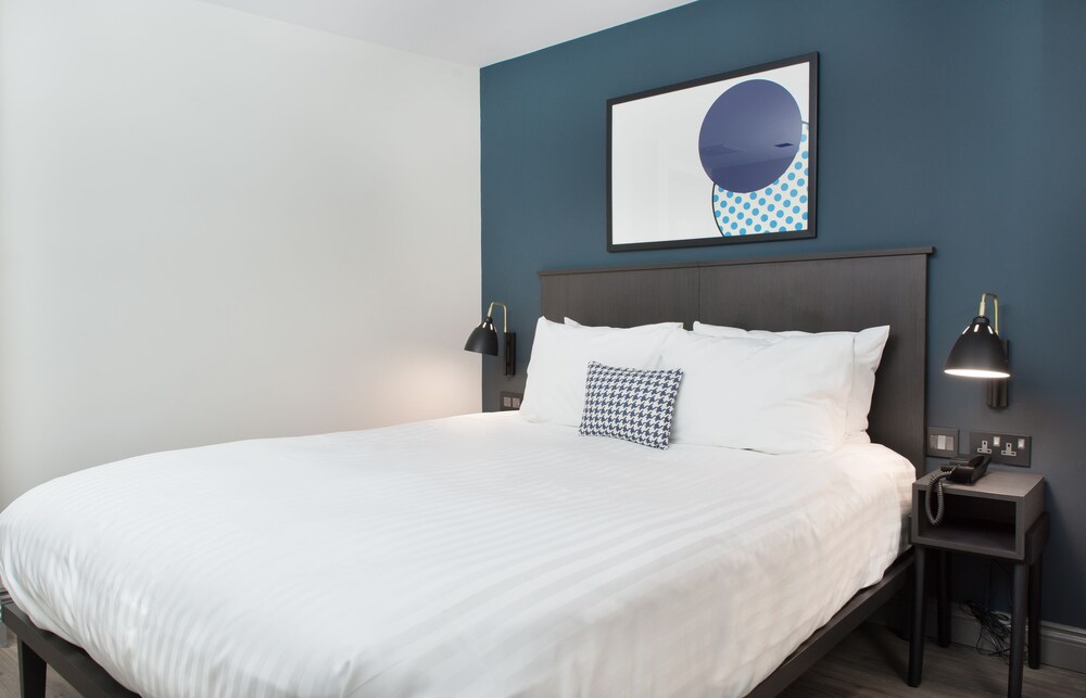 Studio Suite, 1 Double Bed & 1 Sofa Bed - Guestroom