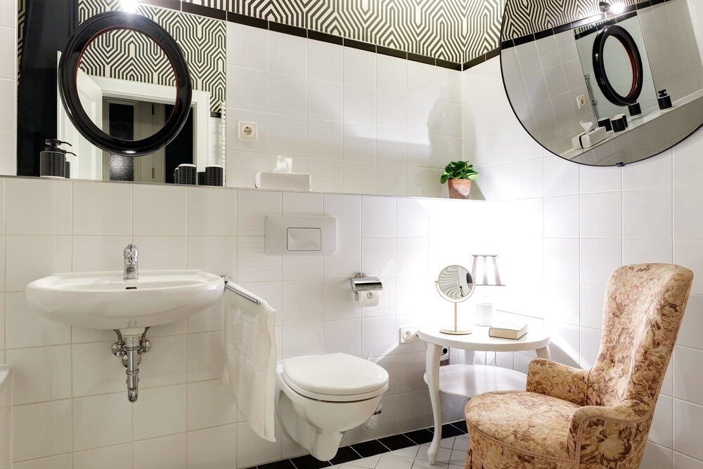 Badezimmer (Apartment, 1 Schlafzimmer (CORA B - Tschaikowskistraße 19))