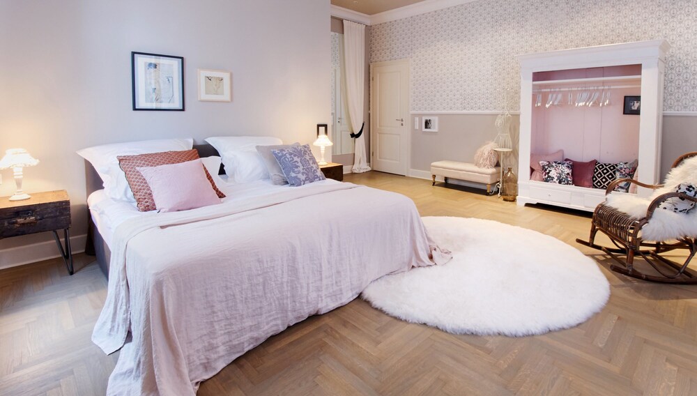 Profilbild (Apartment, 3 Schlafzimmer, Balkon, Parkblick (CORA A - Hinrichsenstraße 2))