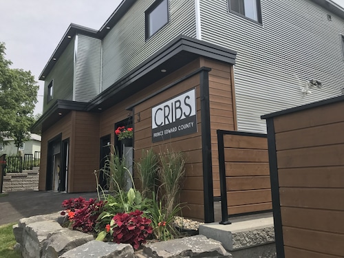 Cribs On The Hill