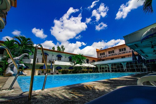 Clarkton Hotel