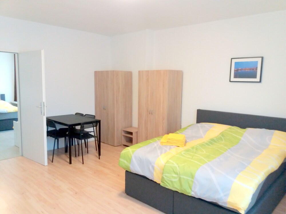 Zimmer (Apartment-2SZ-205)