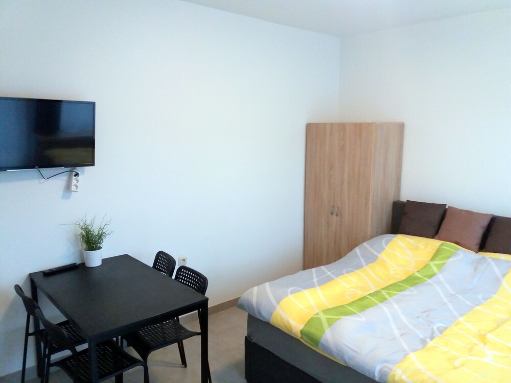 Zimmer (Apartment-2SZ-205)