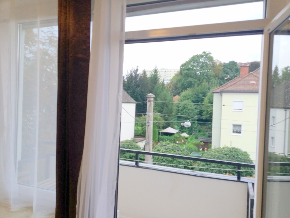 Balkon (Apartment-2SZ-205)