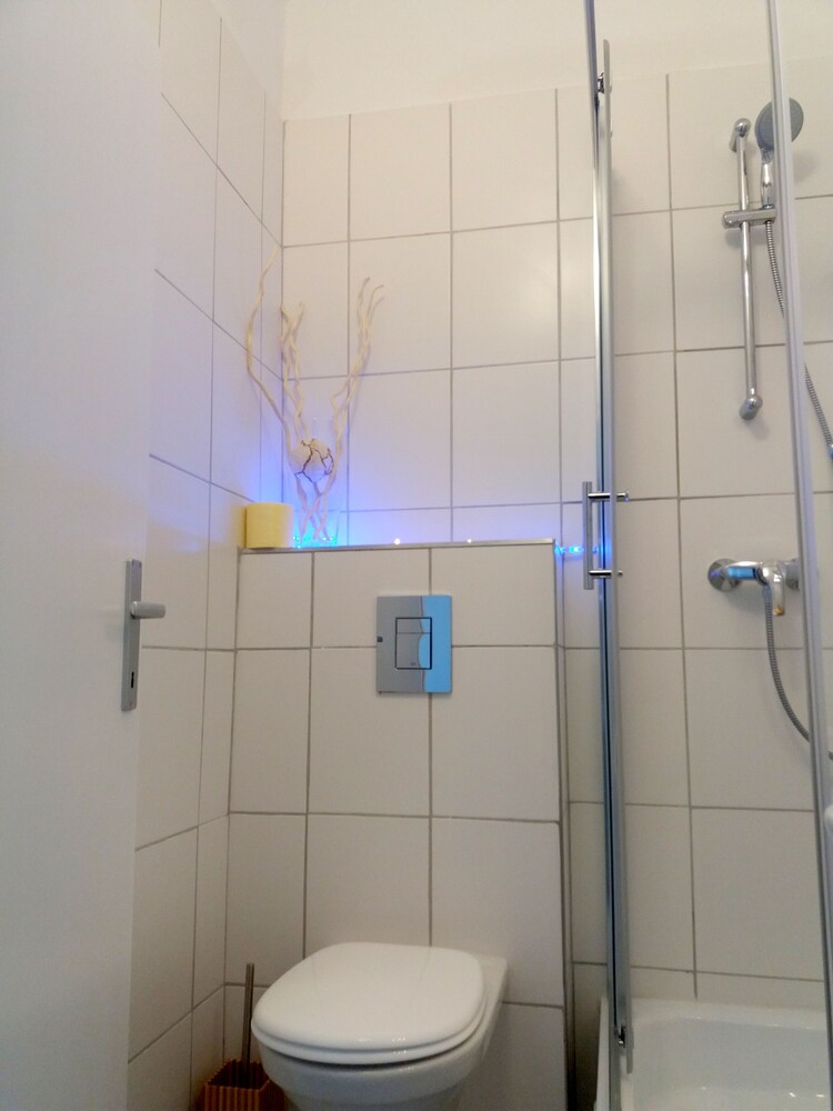 Badezimmer (Studio-Apartment-22m2-101-102-103)