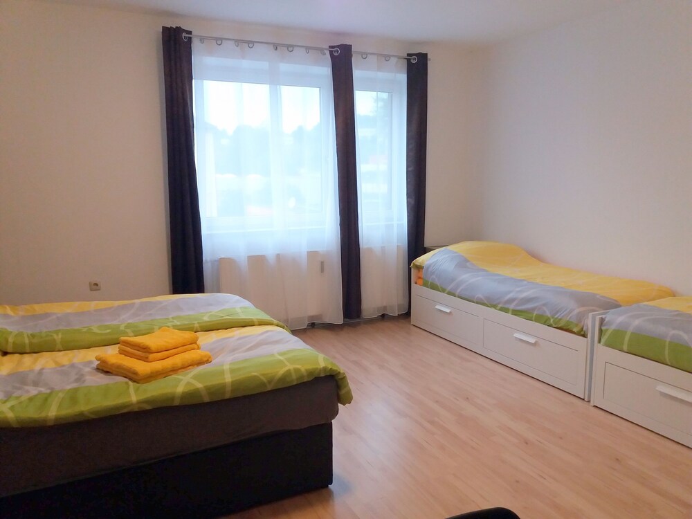 Zimmer (Apartment-2SZ-205)