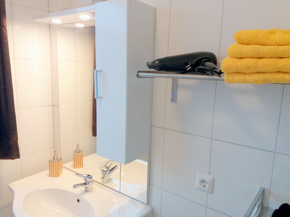 Badezimmer (Apartment-2SZ-205)