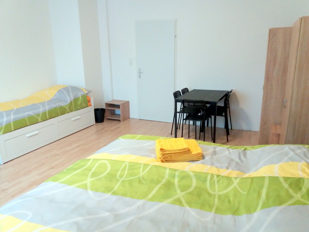 Essbereich im Zimmer (Apartment-2SZ-205)