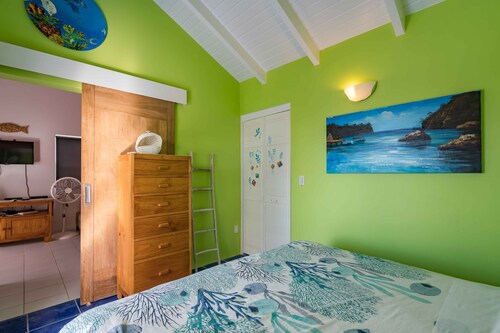 Oceanfront Bungalow 3 BR 3 Bath w/glorious views!