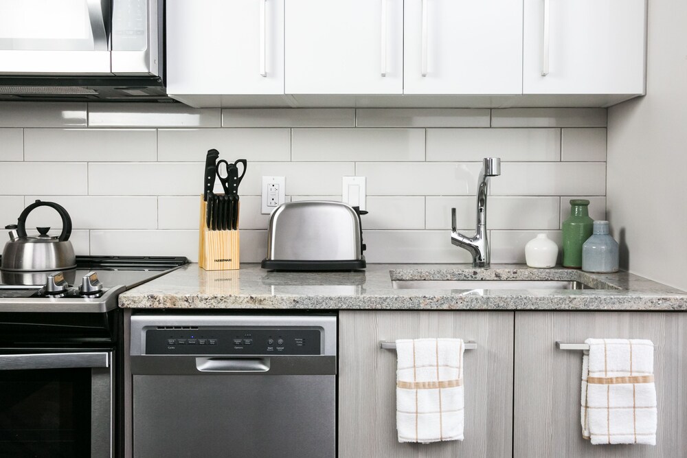 Standard Studio, 1 King Bed - In-Room Kitchen