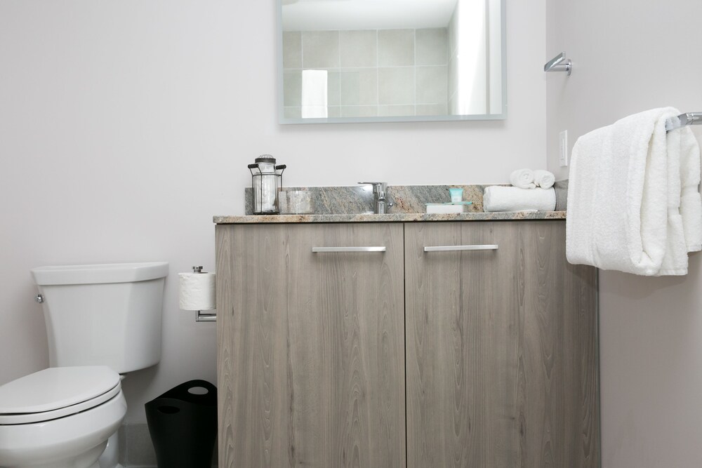 Premium Apartment, 2 Bedrooms - Bathroom
