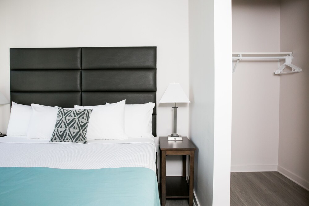 Premium Apartment, 2 Bedrooms - Guestroom