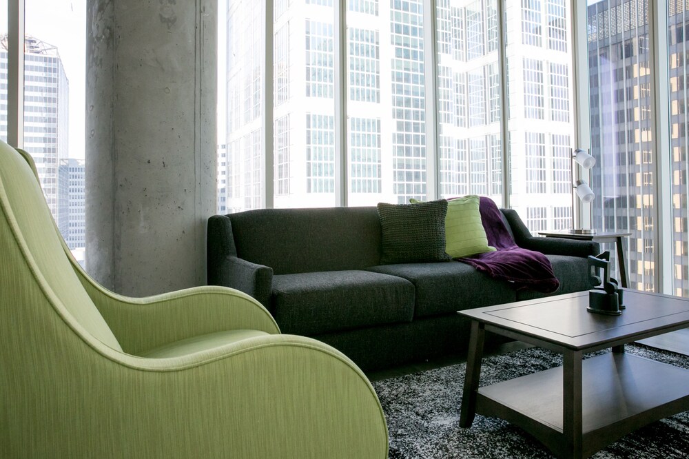 Premium Apartment, 2 Bedrooms - Living Room