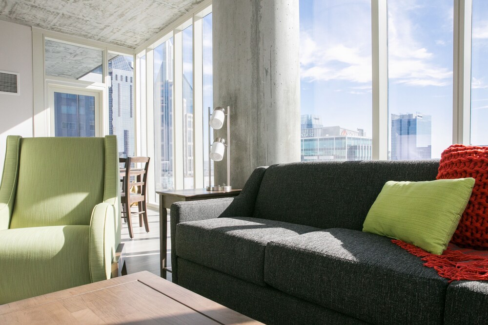 Premium Apartment, 1 Bedroom - Living Room