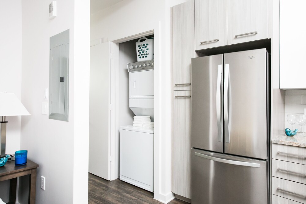 Standard Studio, 1 King Bed - In-Room Kitchen