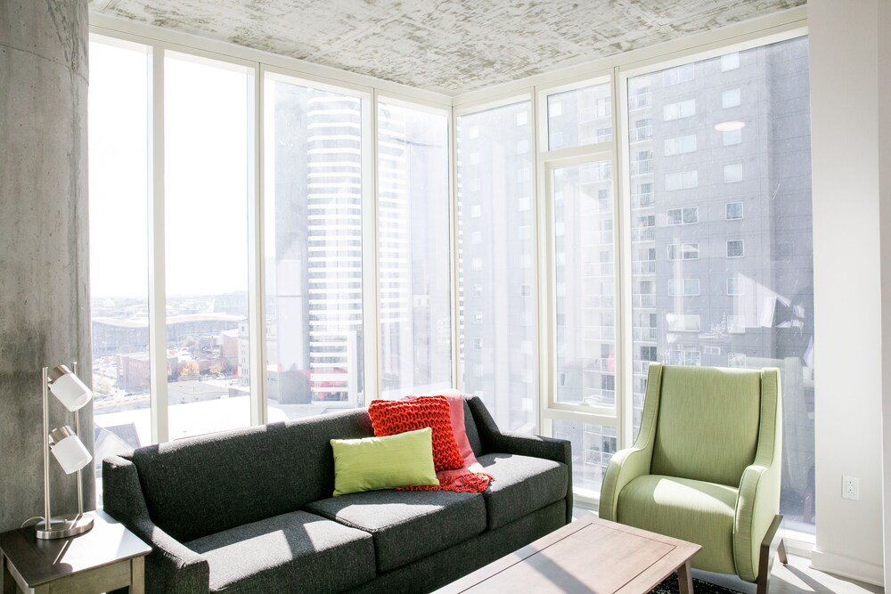 Premium Apartment, 1 Bedroom - Living Room