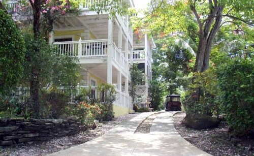 Beautiful Apartment with Golf Cart
