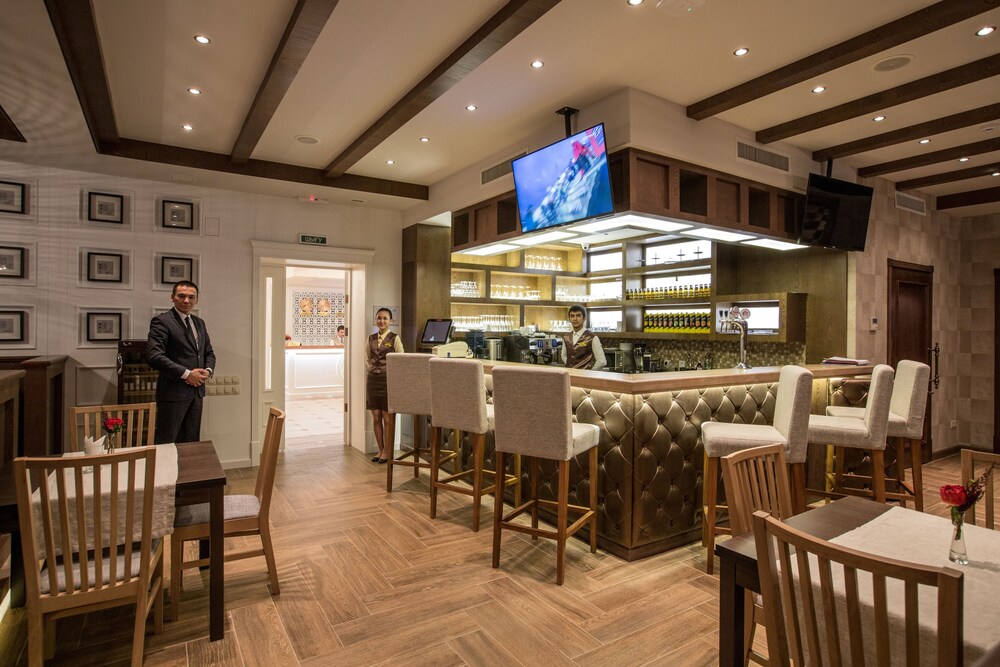 Hotel Bar