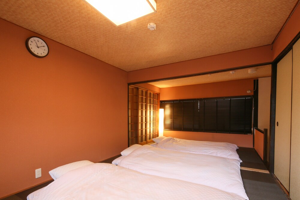 House - Guestroom