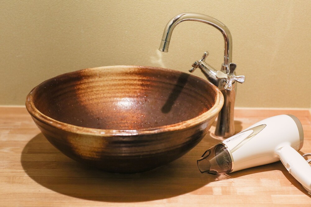House - Bathroom Sink
