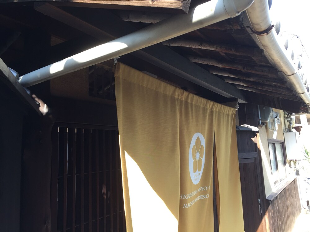 ホテルの外観 (正面)