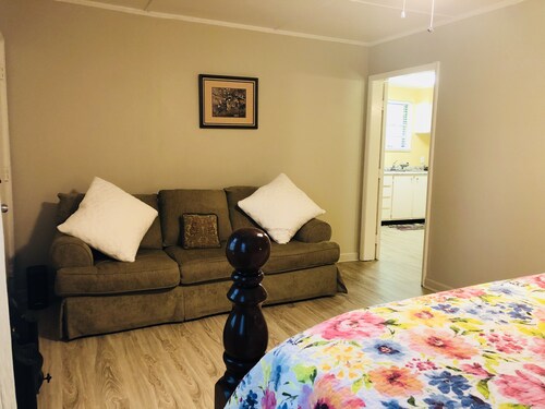 Savannah Rest. Recommendations are on my website: https://Savannahhomeforme.com