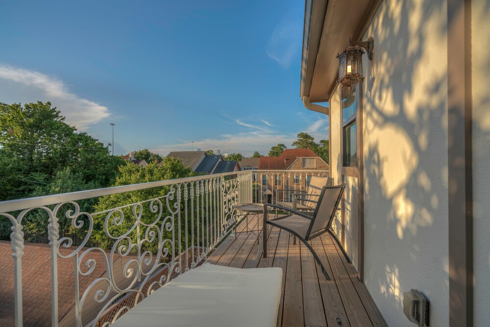 Balcony, Houston Towers Inn Downtown Museum District Med. Ctr NRG - Adults Only